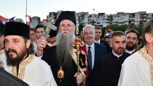 KRIVOKAPIĆ OPET POKUŠAVA DA IZIGRA SPC: Zvanična Podgorica sve dalje od potpisivanja temeljnog ugovora sa Srpskom pravoslavnom crkvom