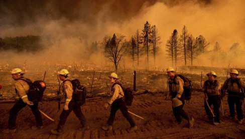 APOKALIPTIČNE SCENE U KALIFORNIJI: Vatrogasci su nemoćni, gore gradovi, izmereno 56 stepeni (VIDEO+FOTO)