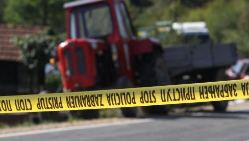TRAGEDIJA KOD KUČEVA: Prevrnuo se traktor u šumi, poginuo muškarac