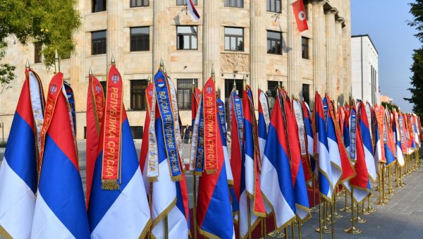 ТРОБОЈКЕ У ЧАСТ СРПСКОГ ЈЕДИНСТВА: Покренута акција да сви Срби 15. септембра на својим домовима истакну заставу