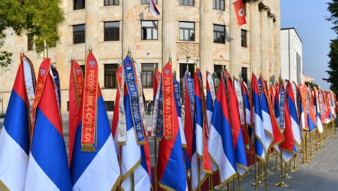 TROBOJKE U ČAST SRPSKOG JEDINSTVA: Pokrenuta akcija da svi Srbi 15. septembra na svojim domovima istaknu zastavu