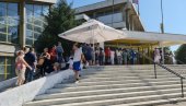 СМАЊУЈЕ СЕ ИНТЕРЕСОВАЊЕ ВРАЊАНАЦА ЗА ИМУНИЗАЦИЈОМ: Становници Северне Македоније и даље долазе у великом броју