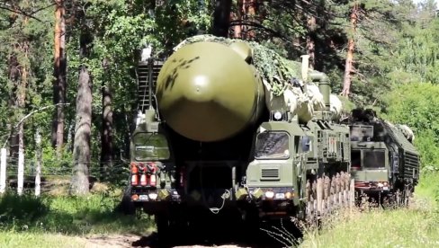 СЛЕДИ РАЗВОЈ МЕГА НАОРУЖАЊА: Руски војни стручњак најављује нове типове термонуклеарних бомби, оружје које Запад не може да направи