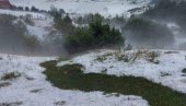 ZABELELO SE NA PEŠTERU: Dok se cela Srbija topi na tropskim vrućinama, na visoravni kao da je pao sneg (FOTO)