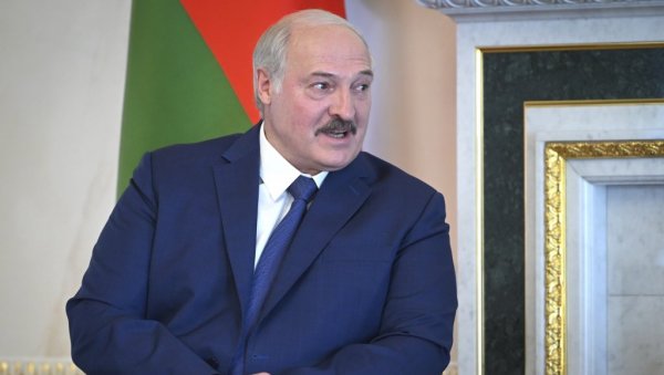 ЛУКАШЕНКО КОВИД ДИСИДЕНТ: Белоруски председник не тера грађане да носе маске - проблем је у култури ношења