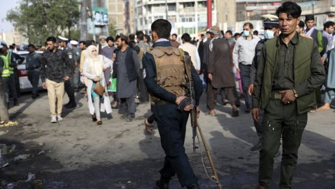 ОРГАНИЗУЈУ СЕ СПЕЦИЈАЛНИ ЛЕТОВИ ЗА ЕВАКУАЦИЈУ: Француска позвала грађане да одмах напусте Авганистан