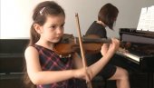 MALA EMILIJA VELIKI VIRTUOZ: Devojčica iz Niša ima samo šest godina i trostruko više domaćih i svetskih nagrada za sviranje violine