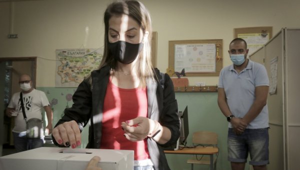 НА БИРАЛИШТА ТРЕЋИ ПУТ У СЕДАМ МЕСЕЦИ: У недељу парламентарни избори у Бугарској