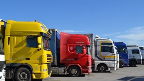 НАПОКОН: Почело пуштање српских камиона из Украјине у Румунију