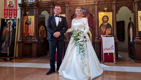 DA PRED BOGOM: Biljana Sečivanović i Aleksandar Nedić venčali se u crkvi, prvi ples sve oduševio (VIDEO)