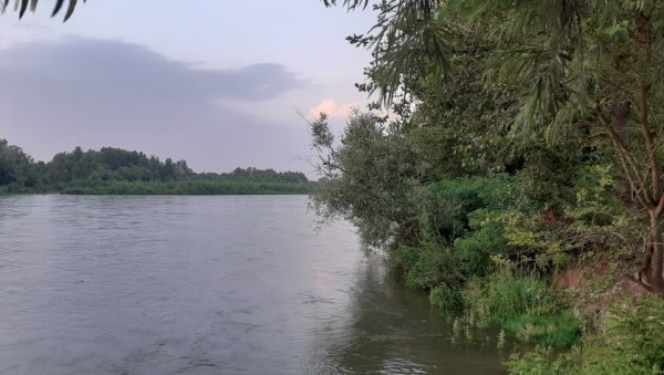У ПОРАСТУ ВОДОСТАЈ ДРИНЕ: Могуће изливање у горњем току