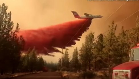VELIKI POŽAR U SAD BEZ KONTROLE: Pakao u Oregonu, vatra se širi kilometrima (VIDEO)