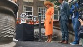 OTVARANJE UZ POMOĆ ROBOTA: Holandska kraljica na neobičnoj svečanosti u Amsterdamu, vrpca presečena - pritiskom na dugme (VIDEO)