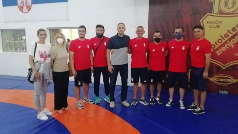 СРЕЋНО У ТОКИЈУ: Зрењанински рвачи испраћени на Олимпијске игре