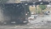 POTOPLJENE POJEDINE SAOBRAĆAJNICE: Jako nevreme pogodilo Sarajevo (VIDEO)