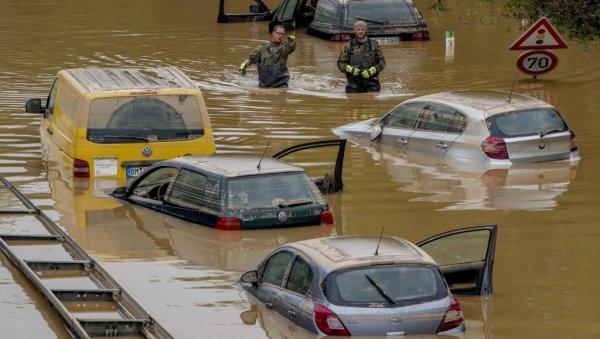 ВОДА СЕ ПОВЛАЧИ,  ЈЕЗА НА СВЕ СТРАНЕ: Широм Европе више од 180 погинулих у разорним поплавама, опсадно стање широм континента