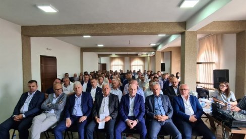 OSTALI BEZ BIVŠIH MINISTARA, MUHOVIĆ NAPUSTIO STRANKU: Bošnjačka stranka Crne Gore sprovela čistku