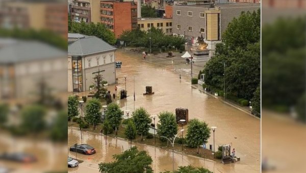 НЕВРЕМЕ ЗАХВАТИЛО И ПРИШТИНУ: Улице поплављене, аутомобили заробљени (ФОТО)