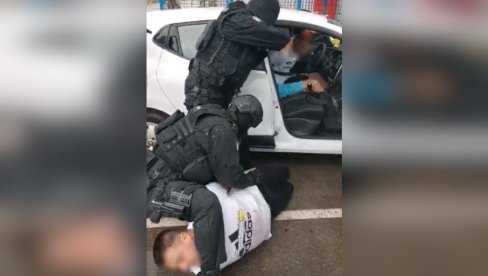 PAO U AKCIJI SA ŠKALJARCEM Inspektor MUP RS sproveden u Tužilaštvo, dvoje policajaca se brane sa slobode