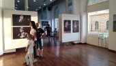РЕТРОСПЕКТИВА БРАЈАНА РАШИЋА: У Салону Народног музеја Зрењанин изложба једног од најпознатијих рок фотографа данашњице