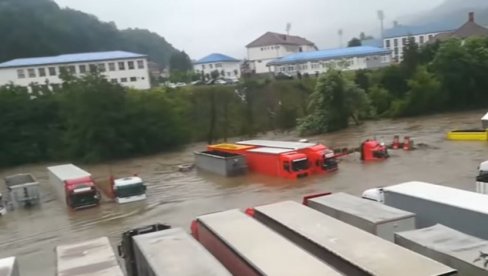 PONOVO NEVREME U IVANJICI: Jaka kiša padala nekoliko sati, mnoga domaćinstva odsečena od puteva