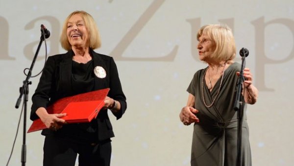 И ДАЉЕ  ЖАЛИМ ЗА  ЛЕПИМ,  ПРОШЛИМ  ВРЕМЕНИМА: Милена Зупанчич, добитница почасне награде Александар Лифка