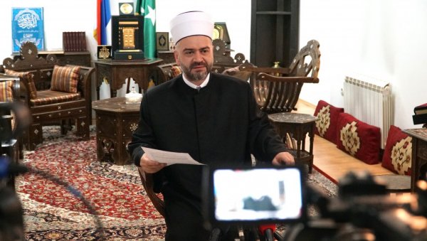 БАЈРАМ ЧИСТИХ ОСЕЋАЈА СРЕЋЕ: Исламски верници прослављају велики празник