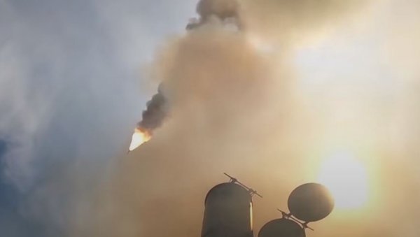 РУСИЈА ТЕСТИРАЛА С-500: Пробно гађање успешно - ПВО систем оборио балистичку ракету (ВИДЕО)
