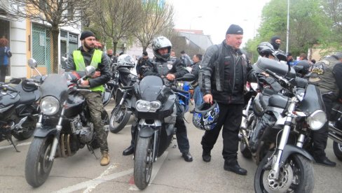 BAJKERI STIŽU U PARAĆIN: Moto skup od večeras, nastupa muzički bend Van Gogh