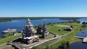 НАЈЛЕПША ЦРКВА ОД ДРВЕТА ОТВОРЕНА ЗА ВЕРНИКЕ: Завршена рестаурација храмова у Русији на острву Кижи (ВИДЕО)