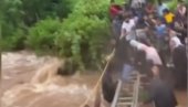 МОНСУСНКЕ КИШЕ ОДНЕЛЕ 112 ЖИВОТА: Страшне поплаве погодиле Индију