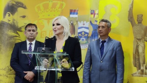 ZORANA MIHAJLOVIĆ POSETILA VRANJE: Potpredsednica Vlade razgovarala sa građanima (FOTO)
