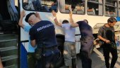 ZBRINUTI I ODVEDENI U PRIHVATNE CENTRE: Policija u Beogradu danas pronašla 109 migranata (FOTO)