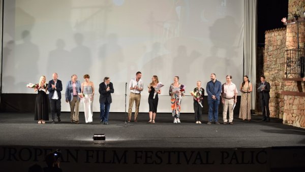 СПУШТЕНА ЗАВЕСА: Уручењем награда завршен 28. фестивал на Палићу (ФОТО)