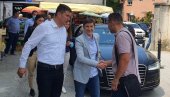 BRNABIĆ U SURDULICI: Premijerka razgovarala sa poverenicima SNS u ovom naselju (FOTO)
