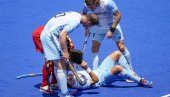 SKANDAL U TOKIJU! Argentinac namerno udario protivnika štapom u glavu dok je ležao na zemlji (VIDEO)