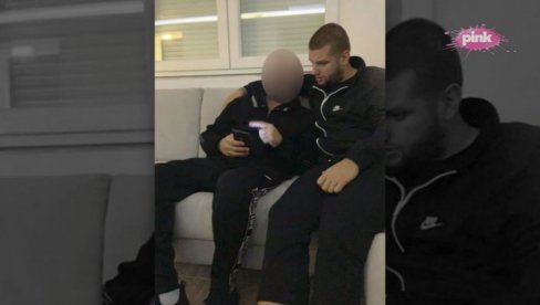 ОН ЈЕ ПРОШАО НАЈГОРЕ: Марко Миљковић седи са човеком кога су након тога убили (ФОТО)