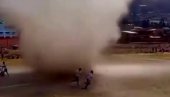 PANIKA U BOLIVIJI: Pijavica izazvala haos na utakmici, umalo odnela jednog igrača (VIDEO)
