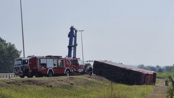 ЗАСПАО ЗА ВОЛАНОМ? Ухапшен возач аутобуса након страшне несреће у Хрватској (ФОТО)