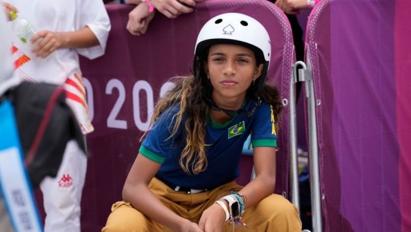 ПРАТИМО ИСТОРИЈСКЕ ОЛИМПИЈСКЕ ИГРЕ: Девојчица од 13 година освојила златну медаљу