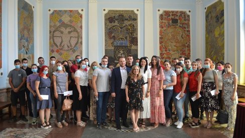 GRADSKA UPRAVA KRUŠEVAC NAGRADILA ODGOVORNE: Poklon vaučeri za 266 volontera u epidemiji