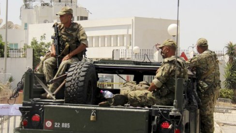 ПОЛИЦИЈСКИ ЧАС ДО 27. АВГУСТА: Председник Туниса се одлучио за радикалну меру