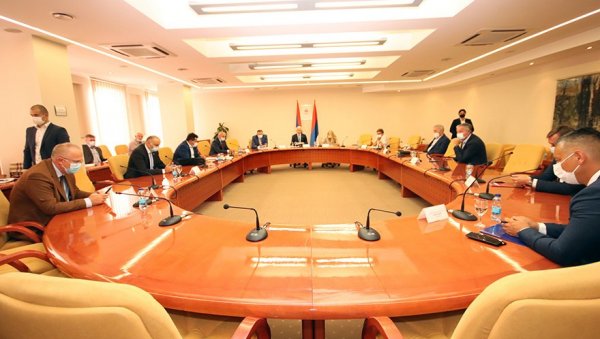 УЈЕДИЊЕНИ! Политички лидери у Републици Српској потписали закључке усаглашене на састанку одржаном у понедељак