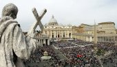 PODRŽAVAO TRAMPA I PROTIVIO SE ABORTUSU: Vatikan razrešio sveštenika zbog neposlušnosti