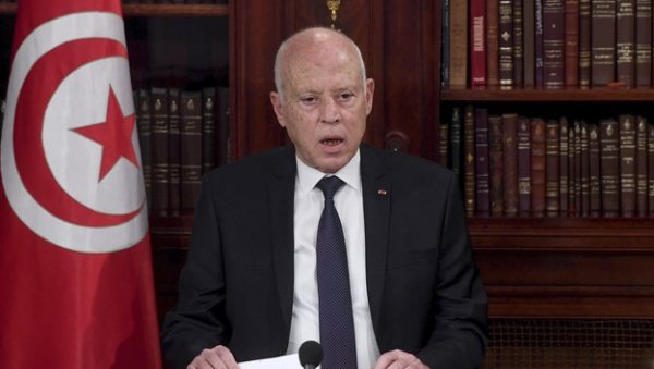 ОЧИ СВЕТА СУ УПРТЕ У ЊЕГА: Огласио се председник Туниса - не реагујте на провокације!