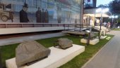 PROŠLOST UPAKOVANA U MODERNO RUHO: Projekat prekogranične saradnje oživeo muzejski trg u Leskovcu (FOTO)