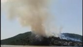 ПОЖАР КОД ШИБЕНИКА: Ватрена стихија у Рогозници, 24 ватрогасца на терену (ВИДЕО)