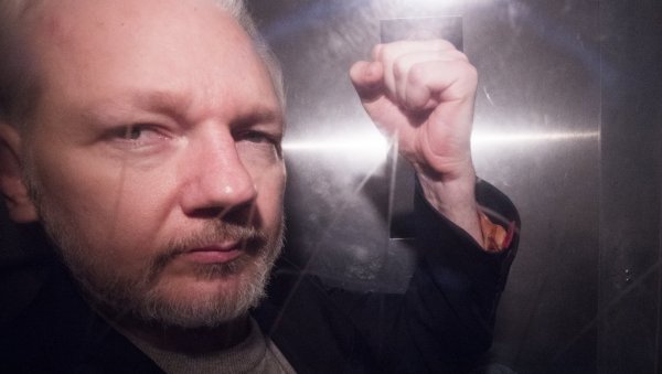 ОДОБРЕНО ИЗРУЧЕЊЕ АСАНЖА АМЕРИЦИ Викиликс: Мрачни дан за слободу говора