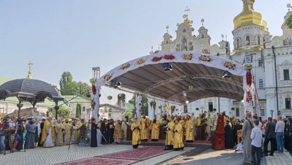 У ЛИТИЈИ 300.000 ВЕРНИКА: У Кијеву обележене 1.033 године од крштења кијевске Русије коју је утемељио велики кнез Владимир