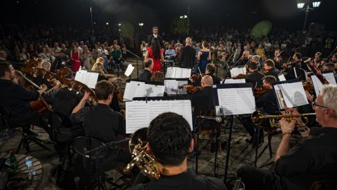 НА РЕПЕРТОАРУ БИСЕРИ КЛАСИКЕ: Војвођански симфонијски оркестар креће на летњу турнеју по покрајини